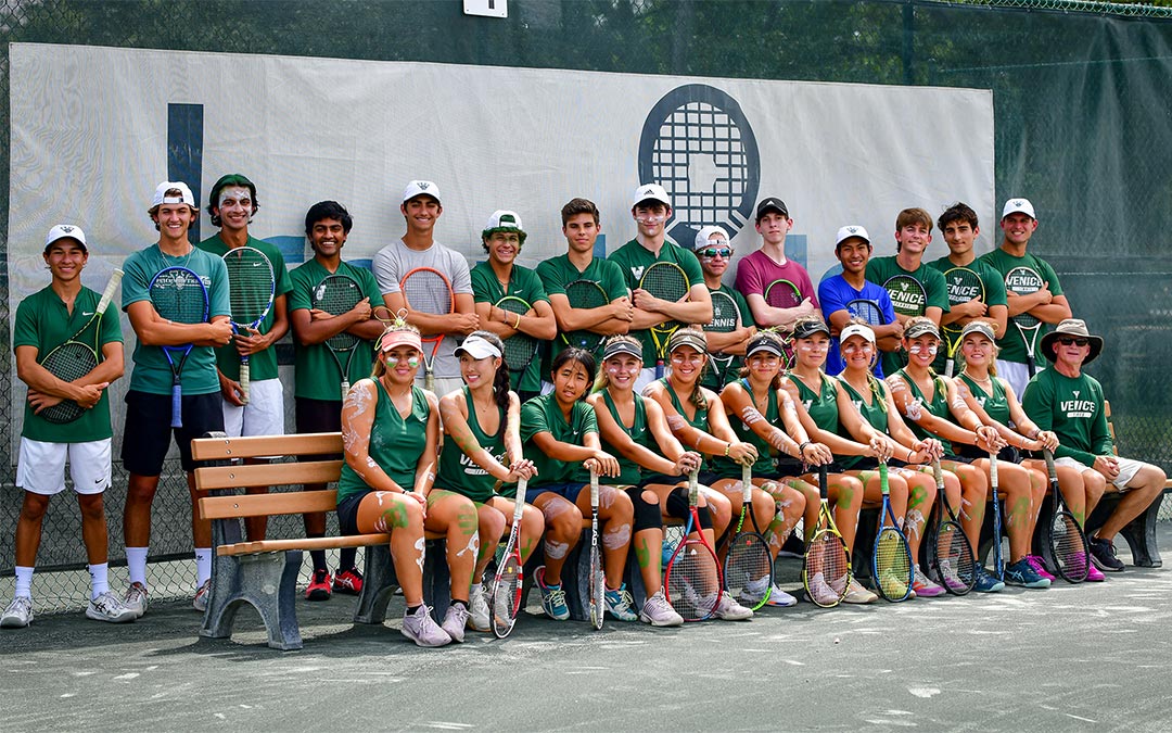Courtside Tennis in Venice group photo of members and staff