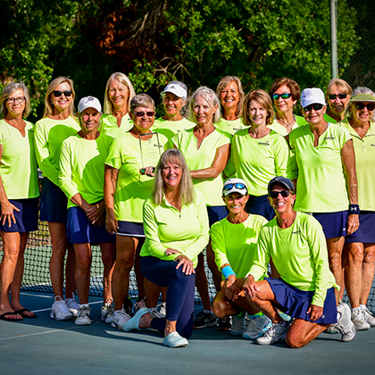 Leagues at Courtside Tennis Club, Venice Florida - group photo of players in yellow shirts